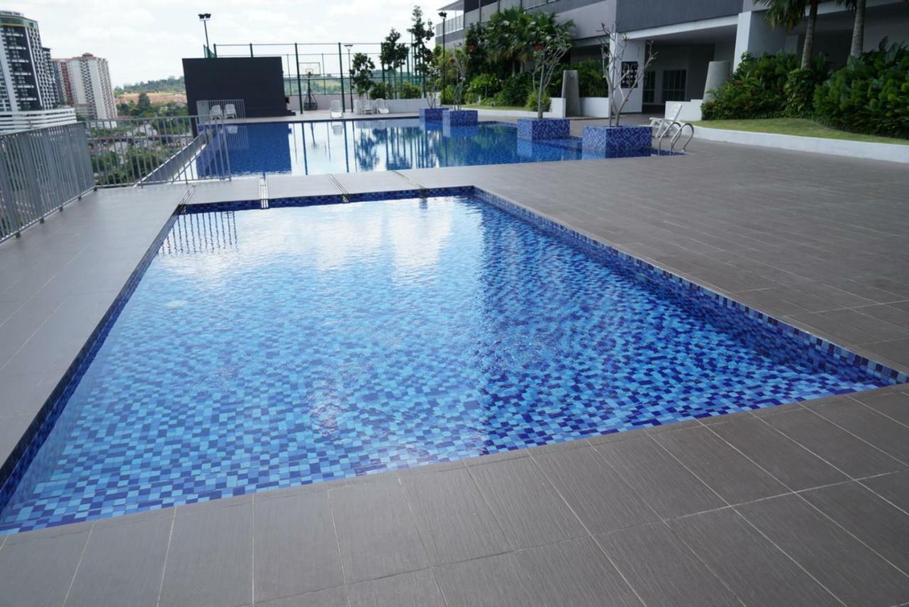 Victoria Home - Galleria Seri Kembangan Esterno foto